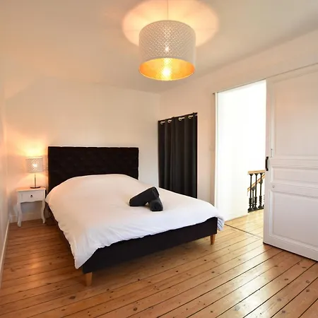 Particulier Le Tremolieres 度假居 *