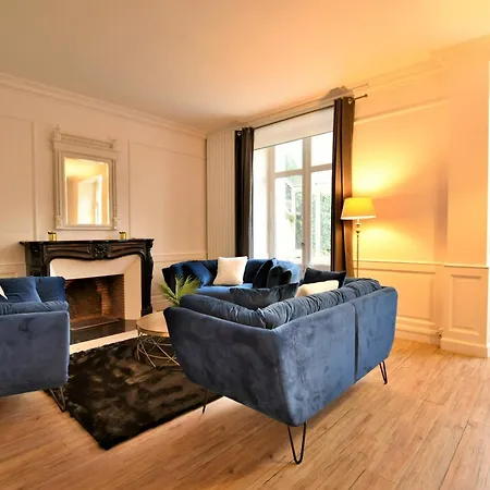 Particulier Le Tremolieres 度假居 *