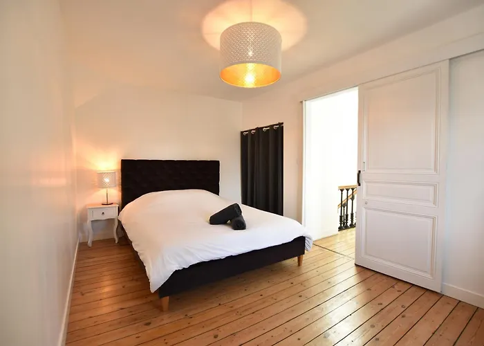 Particulier Le Tremolieres Hébergement de vacances *